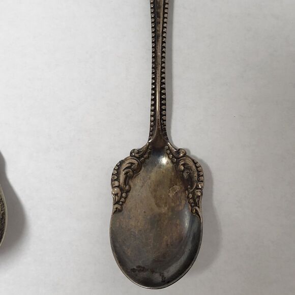 Wm Rogers 2 Tea Spoons Orange Blossom & 2 Sugar Spoons Fair Oaks and Beaded - Picture 10 of 11